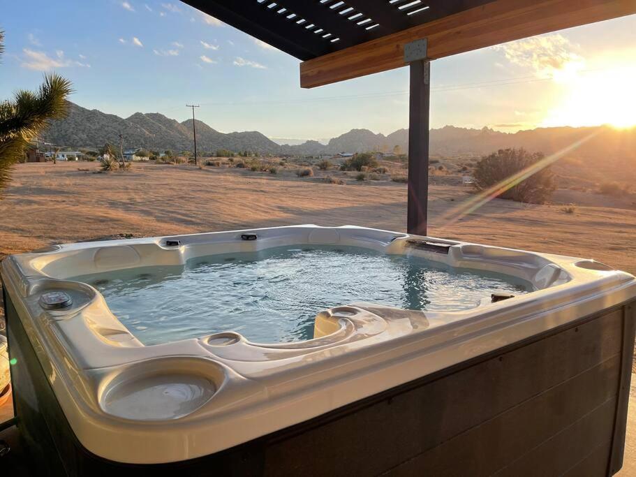 Villa Chasing The Moon: Expansive Tub Views Near Pappy'S à Pioneertown Extérieur photo