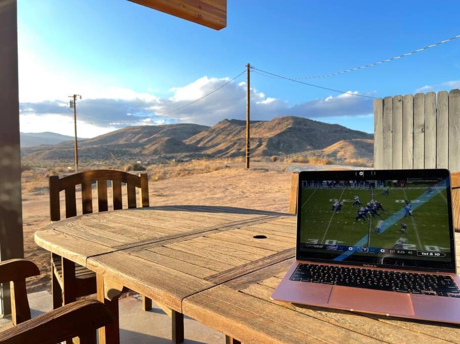 Villa Chasing The Moon: Expansive Tub Views Near Pappy'S à Pioneertown Extérieur photo